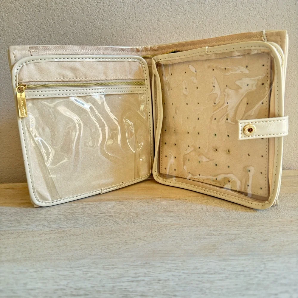 Kendra Scott The Zip Away Jet Set Jewelry Organizer